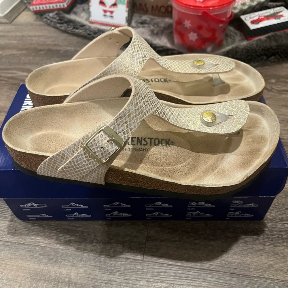Gizeh Birkenstocks Shiny Python Eggshell Size 8 (39) Regular fit- NIB
